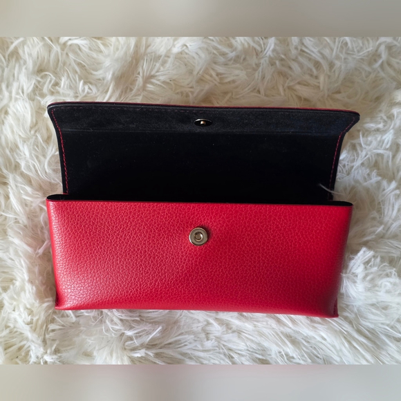 New Guess Vibrant Red Glasses Case - Picture 4 of 6